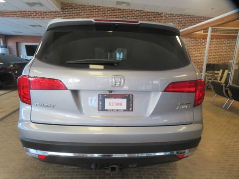 Used 2017 Honda Pilot Touring image 69