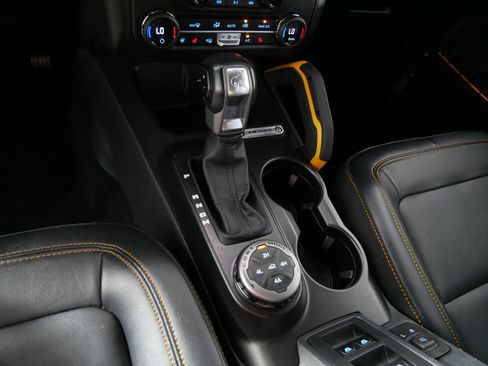 Used 2023 Ford Bronco Badlands image 24