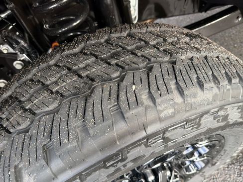 New 2026 Ford F350 Lariat w/ Black Appearance Package image 27