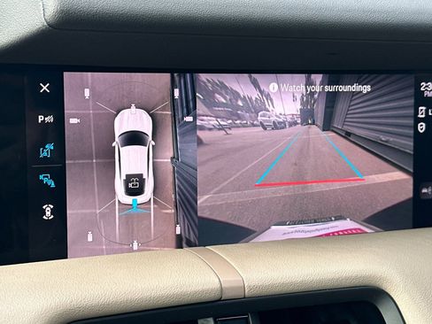 Used 2022 Porsche Taycan image 19