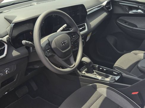 New 2026 Chevrolet TrailBlazer LT w/ Midnight Edition FWD image 16