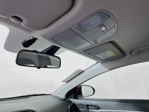 Used 2020 Hyundai Elantra SE w/ Cargo Package (C1) image 18