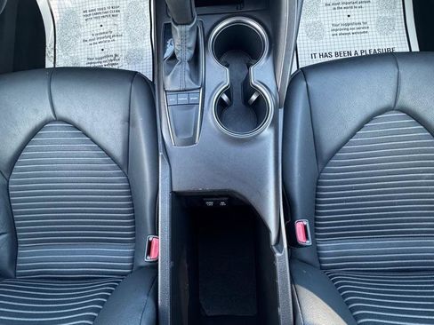 Used 2024 Toyota Camry SE image 23