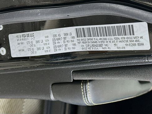 Used 2017 Jeep Cherokee Sport image 12