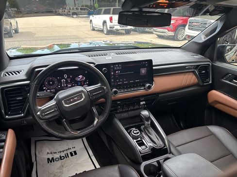 Certified 2024 GMC Canyon AT4 w/ AT4 Premium Package AWD/4WD image 14