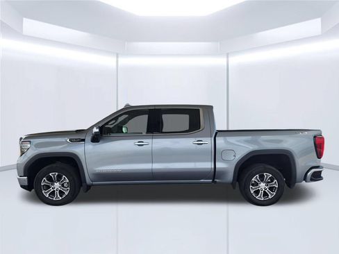 Used 2025 GMC Sierra 1500 SLT AWD/4WD image 8