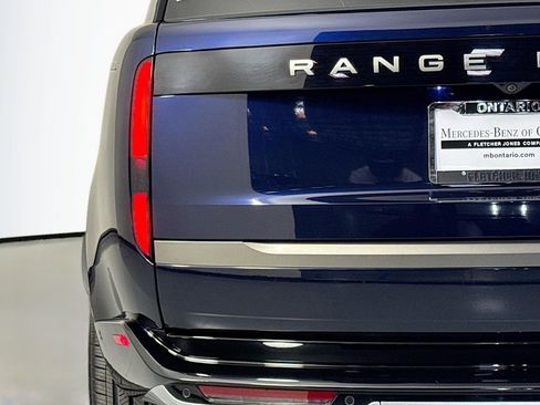 Used 2023 Land Rover Range Rover Long Wheelbase SE AWD/4WD image 16