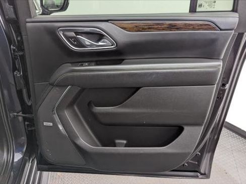 Used 2023 Chevrolet Suburban Premier image 22