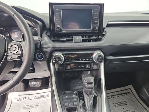 Used 2021 Toyota RAV4 XLE w/ Convenience Package AWD/4WD image 18