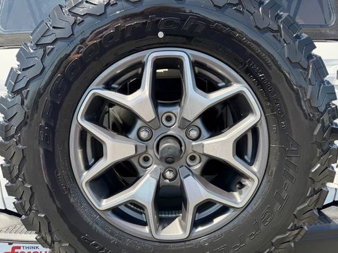 Used 2023 Ford Bronco Badlands AWD/4WD image 16