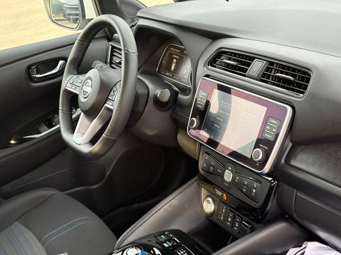 Used 2024 Nissan Leaf SV Plus image 40