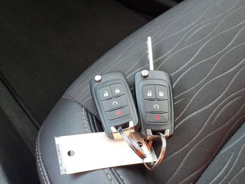 Used 2015 Buick Encore Convenience FWD image 15