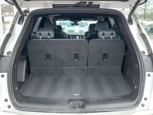 Used 2024 Buick Enclave Premium image 39