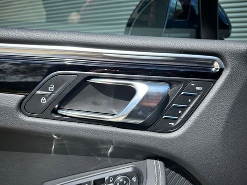 Certified 2022 Porsche Macan S image 21