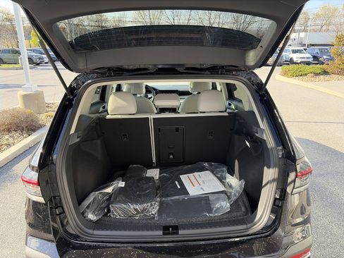 New 2026 Volkswagen Taos SE AWD/4WD image 18