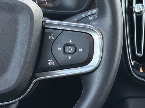 Certified 2025 Volvo XC40 B5 Core image 20