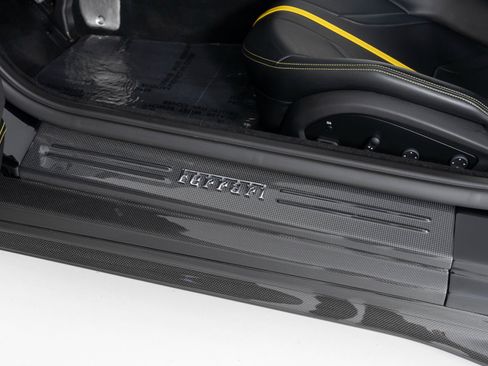 Used 2019 Ferrari 812 Superfast RWD image 24