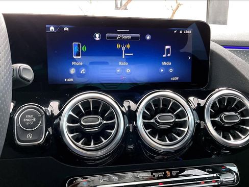 Used 2025 Mercedes-Benz GLA 250 image 33