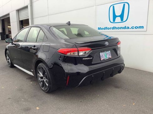 Used 2024 Toyota Corolla SE image 4