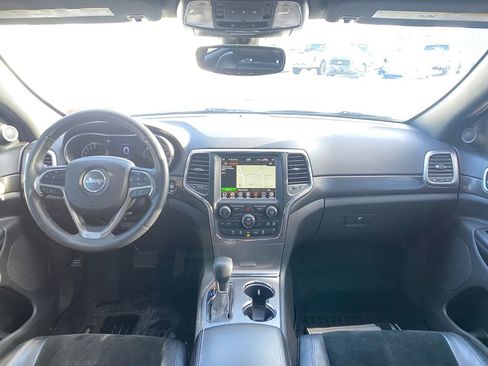 Used 2018 Jeep Grand Cherokee Altitude image 19