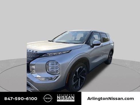 Used 2023 Mitsubishi Outlander SE FWD image 1