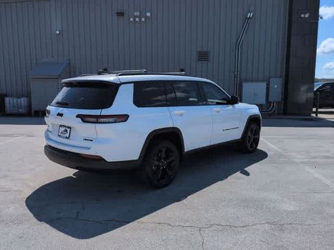 Certified 2023 Jeep Grand Cherokee L Limited w/ Luxury Tech Group II AWD/4WD image 8