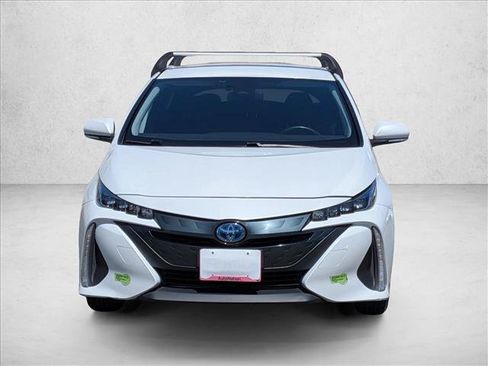 Used 2022 Toyota Prius Prime LE FWD image 2