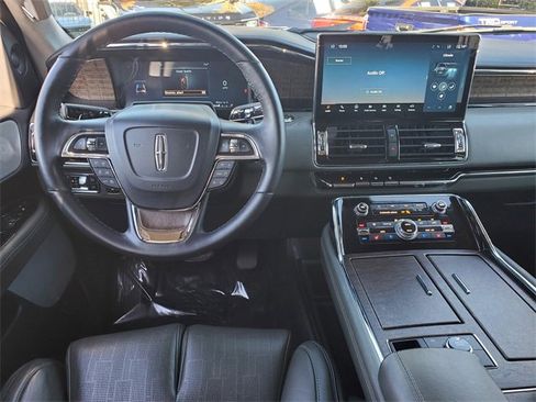 Used 2023 Lincoln Navigator L Black Label image 4