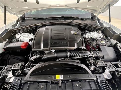 Used 2025 Jaguar F-PACE R-Dynamic S image 11