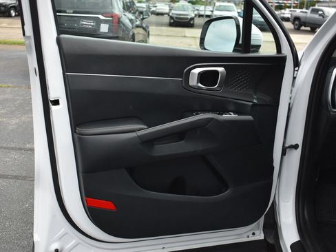 Used 2024 Kia Sorento S AWD/4WD image 11