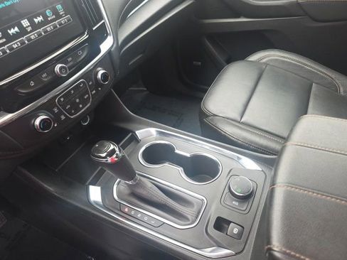 Used 2019 Chevrolet Traverse LT w/ LT Premium Package AWD/4WD image 23