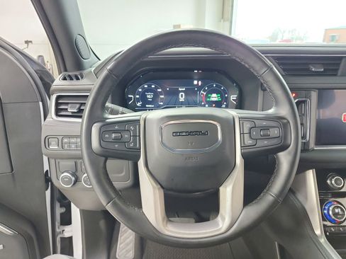 Used 2023 GMC Yukon Denali image 23