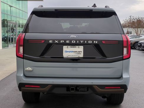 Used 2025 Ford Expedition King Ranch image 9