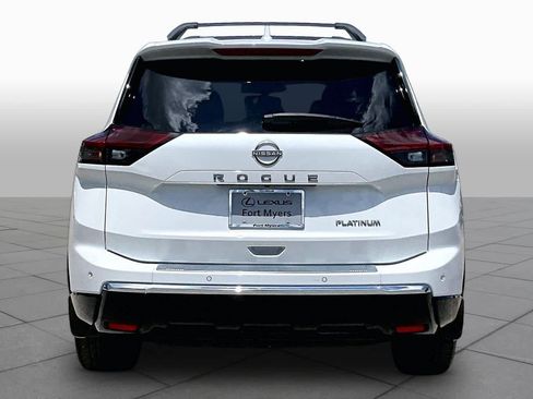 Used 2025 Nissan Rogue Platinum w/ Platinum Premium Package FWD image 8