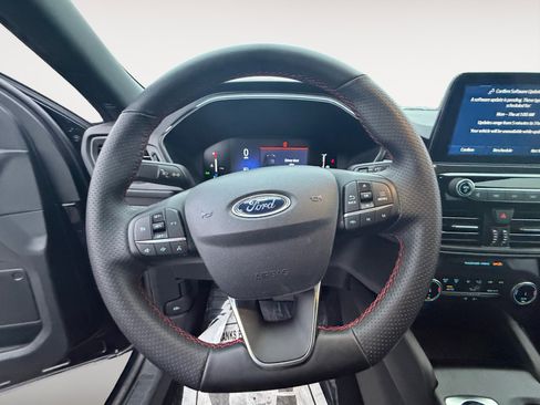 Used 2025 Ford Escape ST-Line AWD/4WD image 12