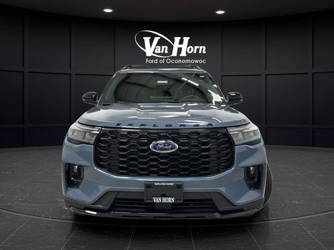 Used 2025 Ford Explorer ST-Line w/ Premium Package AWD/4WD image 3