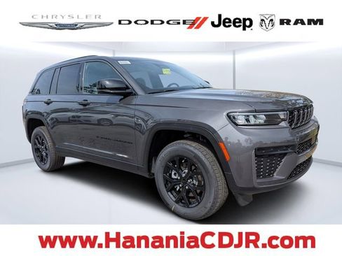 New 2026 Jeep Grand Cherokee Altitude AWD/4WD image 1