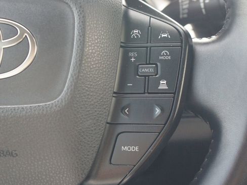 Used 2023 Toyota Prius LE image 9