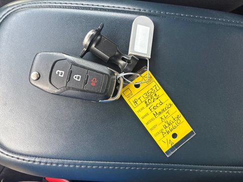 Used 2022 Ford Maverick XLT FWD image 12