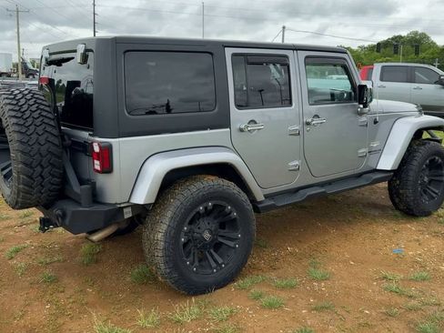 Used 2014 Jeep Wrangler Unlimited Sahara w/ Connectivity Group AWD/4WD image 7