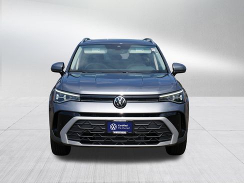 Certified 2025 Volkswagen Taos SE w/ Panoramic Sunroof Package AWD/4WD image 2