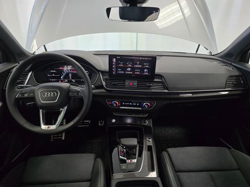 Used 2025 Audi SQ5 Premium Plus w/ Premium Plus Package image 18