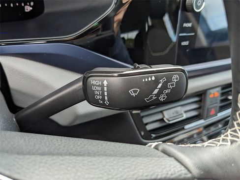 Certified 2023 Volkswagen Taos SE image 35