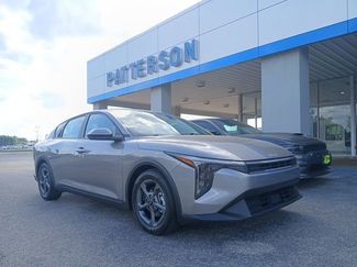 Used 2025 Kia K4 LXS video 1