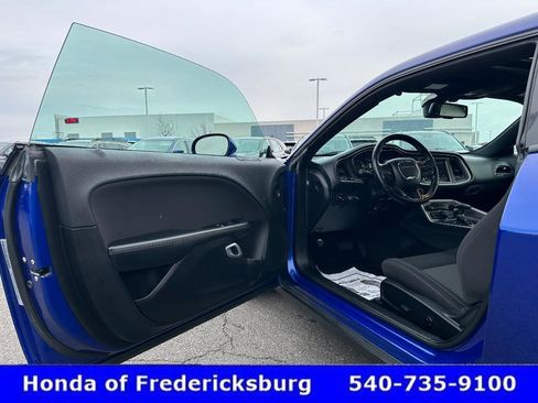 Used 2021 Dodge Challenger SXT w/ Blacktop Package image 27