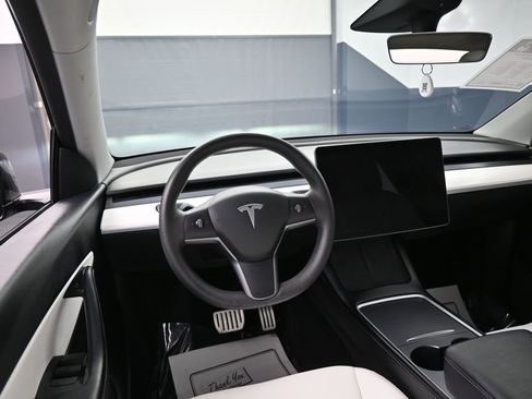 Used 2022 Tesla Model Y Performance AWD/4WD image 25