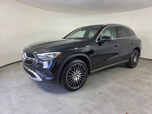 Used 2025 Mercedes-Benz GLC 300 image 8