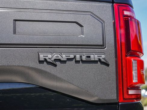 Used 2018 Ford F150 Raptor w/ Equipment Group 802A Luxury image 15