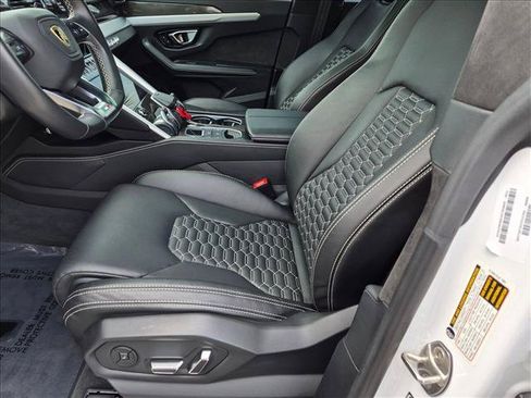 Used 2022 Lamborghini Urus AWD/4WD image 17