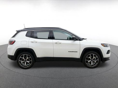 Used 2025 Jeep Compass Limited AWD/4WD image 10